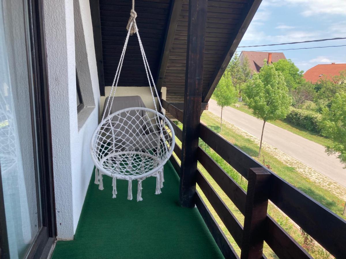 Karadi Apartman Zánka Eksteriør billede