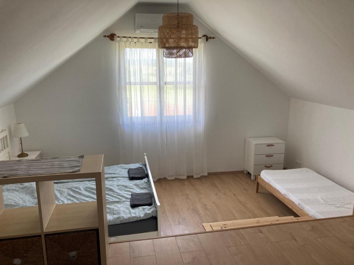 Karadi Apartman Zánka Eksteriør billede
